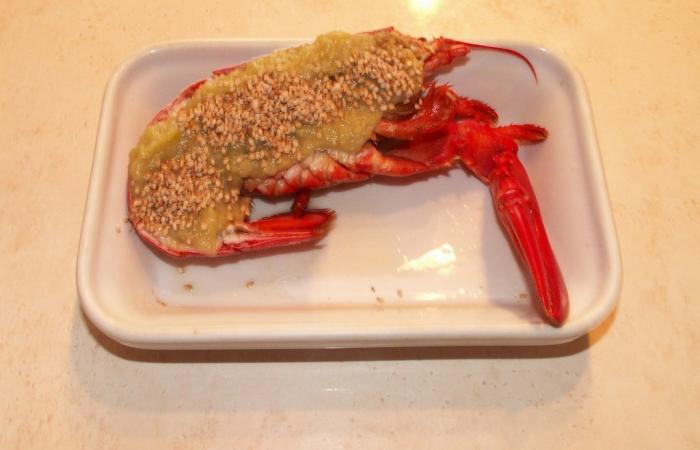 R�gime Dukan (recette minceur) : Homard compot�e de rhubarbe et graines de s�same #dukan https://www.proteinaute.com/recette-homard-compotee-de-rhubarbe-et-graines-de-sesame-3392.html