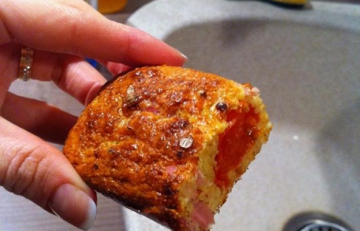 Régime Dukan (recette minceur) : Mini Cakes de Lili Tomates cerises/Jambon - Surimi/Saumon #dukan https://www.proteinaute.com/recette-mini-cakes-de-lili-tomates-cerises-jambon-surimi-saumon-3490.html