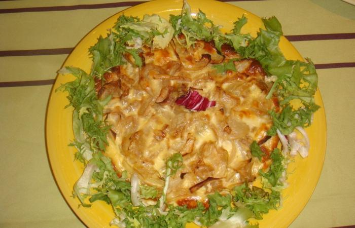 Régime Dukan (recette minceur) : Tourte aux oignons et carrés frais #dukan https://www.proteinaute.com/recette-tourte-aux-oignons-et-carres-frais-3729.html