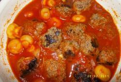 Recette Dukan : Boulettes aux trois viandes à la sauce tomate et champignons entiers