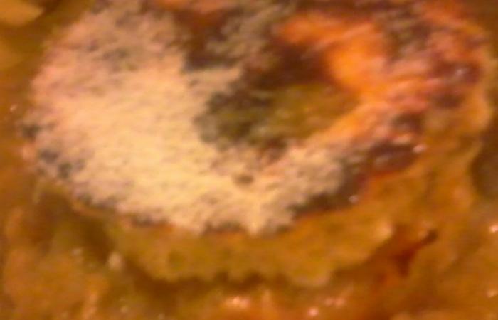 R�gime Dukan (recette minceur) : Bun's sucr� (fourr� rhubarbe) #dukan https://www.proteinaute.com/recette-bun-s-sucre-fourre-rhubarbe-3821.html