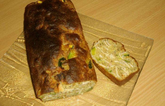 Régime Dukan (recette minceur) : Cake courgettes et blanc de poulet #dukan https://www.proteinaute.com/recette-cake-courgettes-et-blanc-de-poulet-3832.html