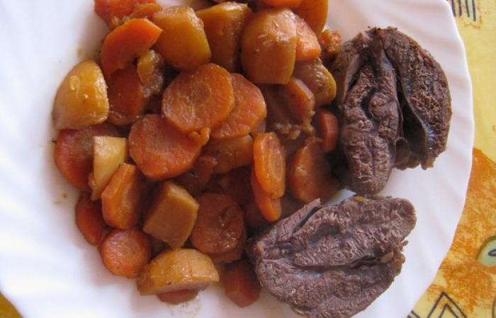 R�gime Dukan (recette minceur) : Boeuf (g�te ou joue) - carottes #dukan https://www.proteinaute.com/recette-boeuf-gite-ou-joue-carottes-3847.html
