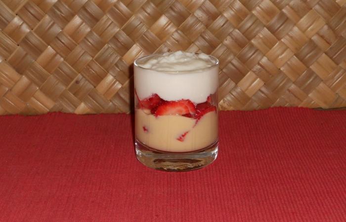Régime Dukan (recette minceur) : Verrine gourmande aux fraises #dukan https://www.proteinaute.com/recette-verrine-gourmande-aux-fraises-4102.html