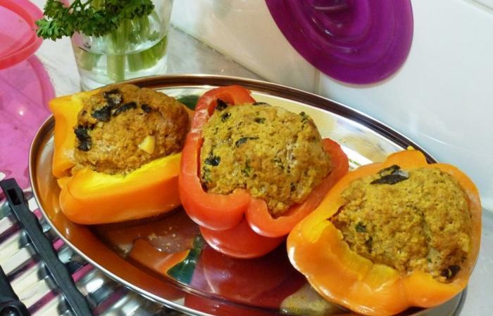 R�gime Dukan (recette minceur) : Poivrons far�is au veau, champignons noirs et �pices  #dukan https://www.proteinaute.com/recette-poivrons-farcis-au-veau-champignons-noirs-et-epices-4428.html
