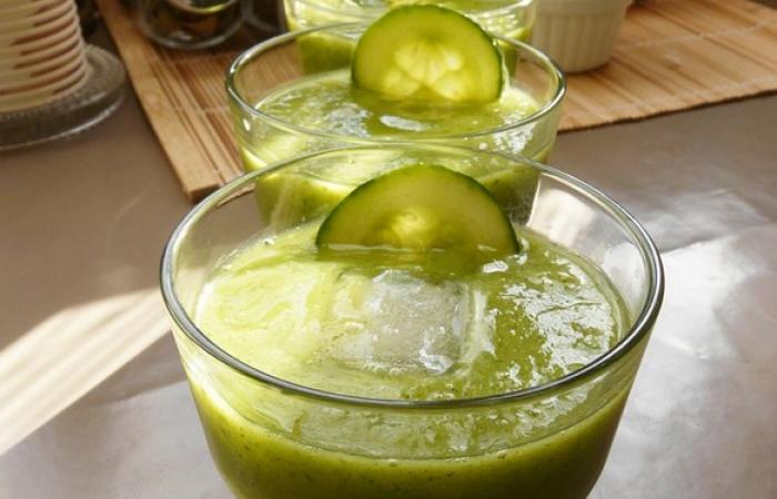 R�gime Dukan (recette minceur) : Gaspacho courgette concombre #dukan https://www.proteinaute.com/recette-gaspacho-courgette-concombre-4444.html
