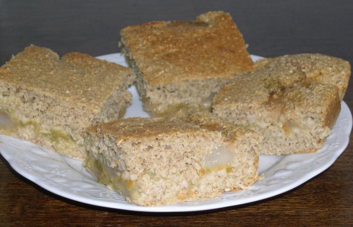 Régime Dukan (recette minceur) : Carrés Poire/Rhubarbe au son d'avoine #dukan https://www.proteinaute.com/recette-carres-poire-rhubarbe-au-son-d-avoine-4486.html