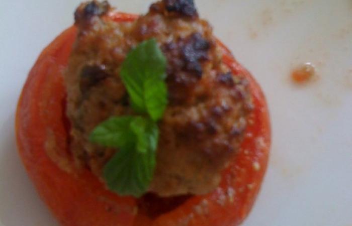 Régime Dukan (recette minceur) : Tomates Farcies aux poivrons #dukan https://www.proteinaute.com/recette-tomates-farcies-aux-poivrons-4741.html