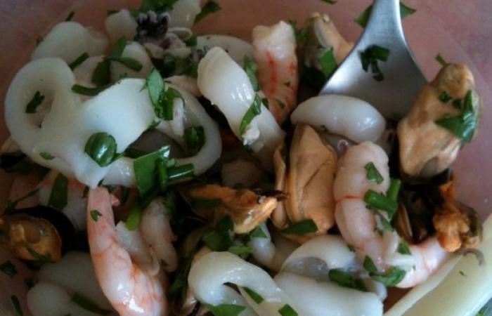 Régime Dukan (recette minceur) : Fruits de mer à l'italienne #dukan https://www.proteinaute.com/recette-fruits-de-mer-a-l-italienne-4791.html