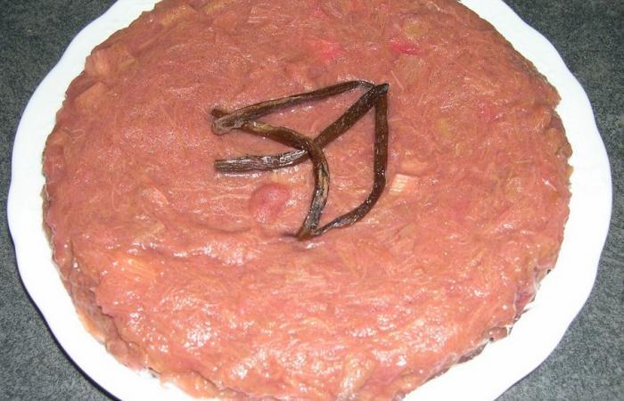 R�gime Dukan (recette minceur) : Tarte miroir Rhubarbe-Vanille Bourbon #dukan https://www.proteinaute.com/recette-tarte-miroir-rhubarbe-vanille-bourbon-4825.html