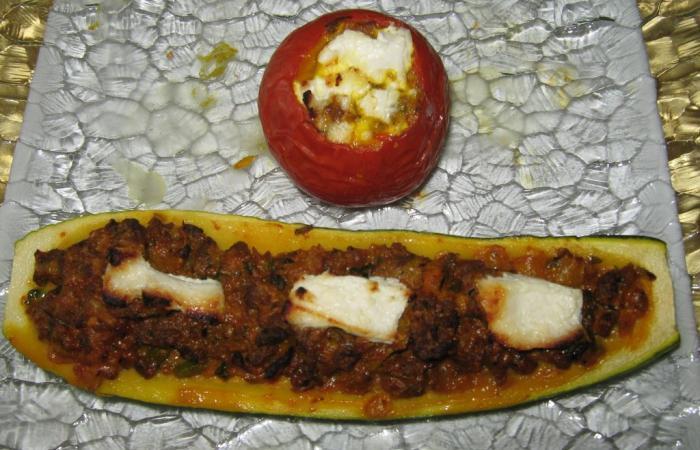 R�gime Dukan (recette minceur) : Courgette farcie � la viande hach�e #dukan https://www.proteinaute.com/recette-courgette-farcie-a-la-viande-hachee-4834.html