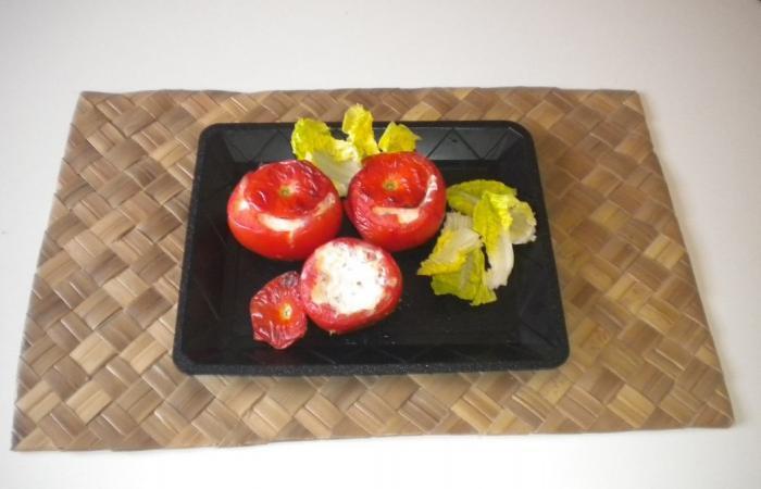Régime Dukan (recette minceur) : Tomates farcies au fromage blanc #dukan https://www.proteinaute.com/recette-tomates-farcies-au-fromage-blanc-4844.html