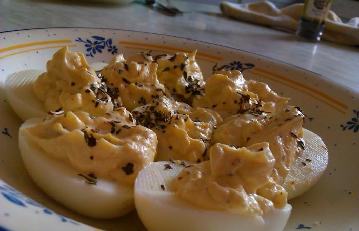 Régime Dukan (recette minceur) : Oeufs mimosas au carré frais ail et fines herbes #dukan https://www.proteinaute.com/recette-oeufs-mimosas-au-carre-frais-ail-et-fines-herbes-5117.html