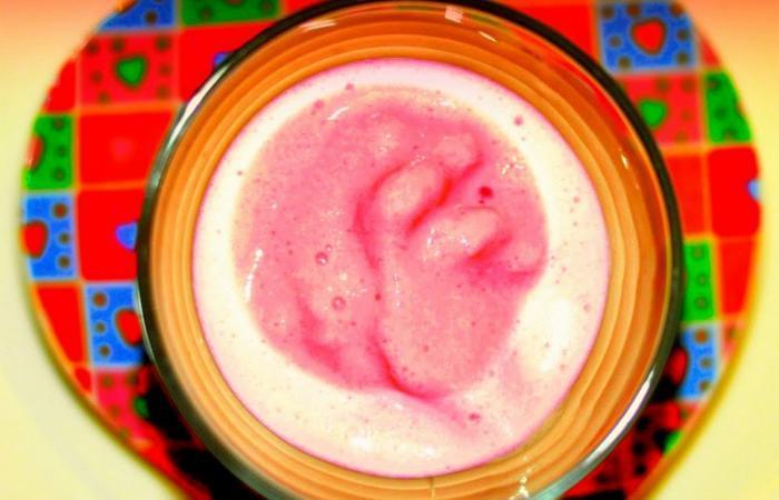Rgime Dukan (recette minceur) : Crme glace aux fraises #dukan https://www.proteinaute.com/recette-creme-glacee-aux-fraises-5175.html