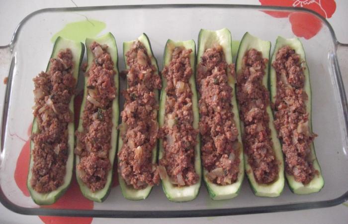 R�gime Dukan (recette minceur) : Courgettes farcies #dukan https://www.proteinaute.com/recette-courgettes-farcies-5219.html