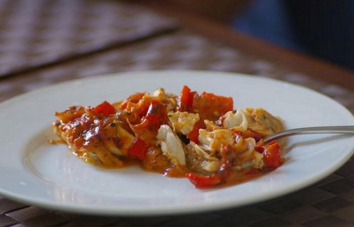 Rgime Dukan (recette minceur) : Filet de poisson  la tomate et aux poivrons #dukan https://www.proteinaute.com/recette-filet-de-poisson-a-la-tomate-et-aux-poivrons-5242.html