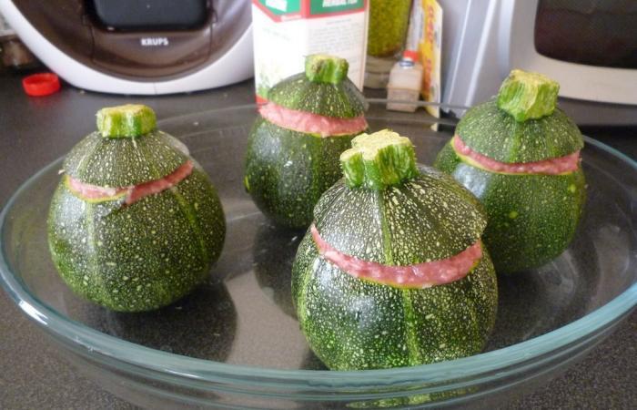 R�gime Dukan (recette minceur) : Courgettes rondes farcies #dukan https://www.proteinaute.com/recette-courgettes-rondes-farcies-5337.html