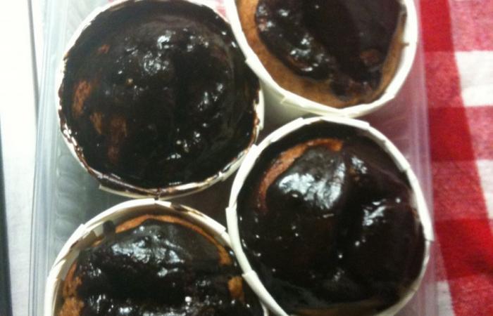Régime Dukan (recette minceur) : Cupcakes à la cannelle fourré au 'Dudutella' #dukan https://www.proteinaute.com/recette-cupcakes-a-la-cannelle-fourre-au-dudutella-562.html