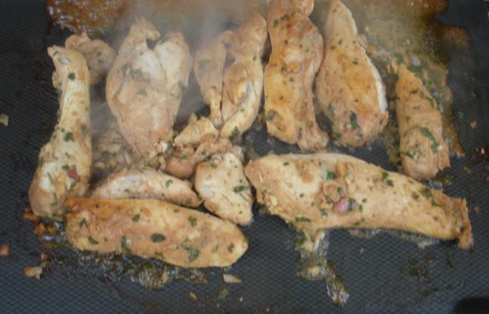 Régime Dukan (recette minceur) : Poulet mariné au gingembre #dukan https://www.proteinaute.com/recette-poulet-marine-au-gingembre-5667.html