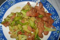 Recette Dukan&nbsp;: Saut� de chou fleur/broclis aux  saucisses de poulet