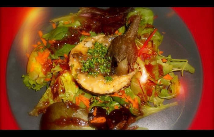 R�gime Dukan (recette minceur) : Frittata � l'aubergine et hach� de boeuf sur un nid de salade sauce gingembre sucr�. #dukan https://www.proteinaute.com/recette-frittata-a-l-aubergine-et-hache-de-boeuf-sur-un-nid-de-salade-sauce-gingembre-sucre-5812.html