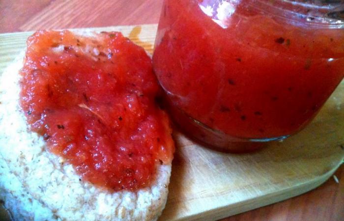 Régime Dukan (recette minceur) : Confiture tomate  / vanille et basilic #dukan https://www.proteinaute.com/recette-confiture-tomate-vanille-et-basilic-5816.html