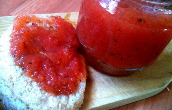 R�gime Dukan (recette minceur) : Confiture tomate  / vanille et basilic #dukan https://www.proteinaute.com/recette-confiture-tomate-vanille-et-basilic-5816.html