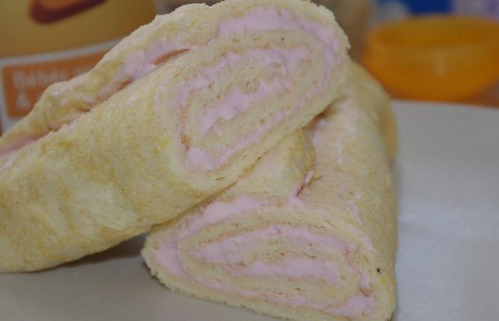 R�gime Dukan (recette minceur) : Roul� fraise et vanille #dukan https://www.proteinaute.com/recette-roule-fraise-et-vanille-5835.html
