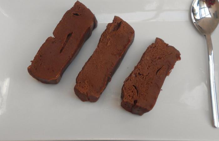 Régime Dukan (recette minceur) : Fondant au chocolat #dukan https://www.proteinaute.com/recette-fondant-au-chocolat-5860.html
