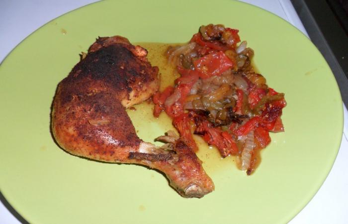 Régime Dukan (recette minceur) : Cuisse de poulet et compotée de tomates, poivrons, oignon #dukan https://www.proteinaute.com/recette-cuisse-de-poulet-et-compotee-de-tomates-poivrons-oignon-5913.html