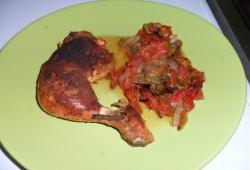 Recette Dukan : Cuisse de poulet et compot�e de tomates, poivrons, oignon