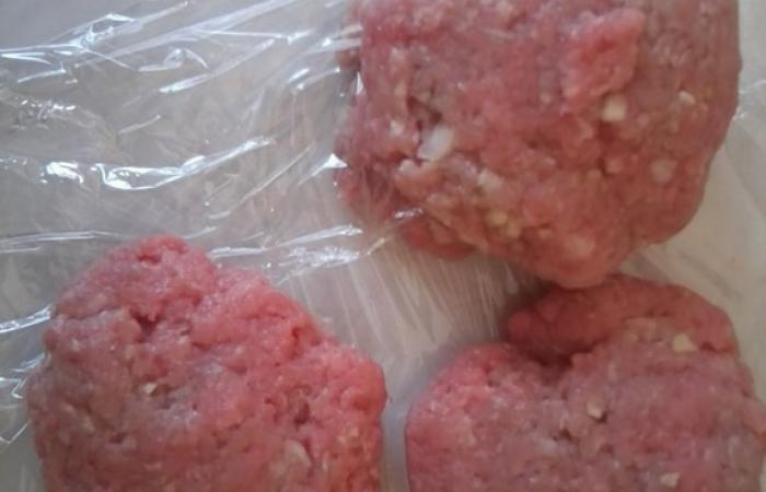 R�gime Dukan (recette minceur) : Steak h�ch� de veau maison #dukan https://www.proteinaute.com/recette-steak-hache-de-veau-maison-5943.html