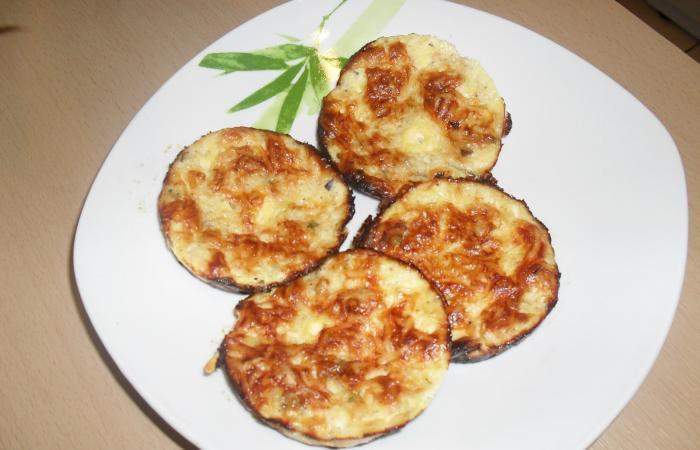 R�gime Dukan (recette minceur) : Mini-quiches au poulet et fromage #dukan https://www.proteinaute.com/recette-mini-quiches-au-poulet-et-fromage-595.html