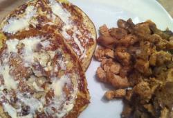 Recette Dukan : D�s de poulet aux champignons et cr�pes sal�es