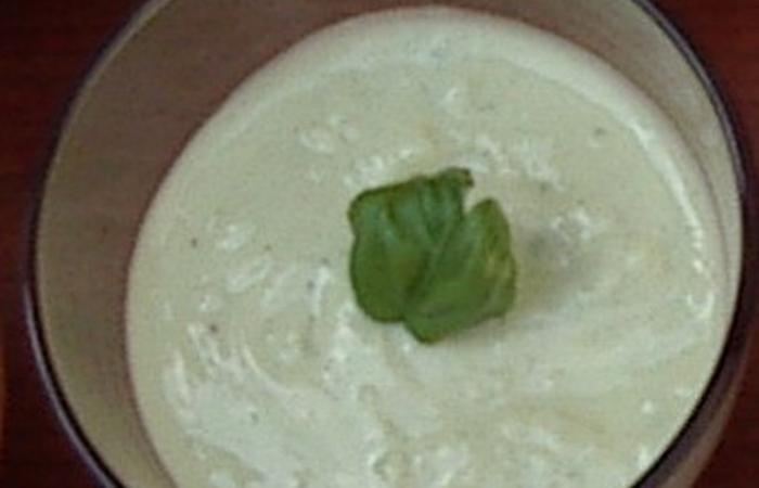 Régime Dukan (recette minceur) : Verrines de soupe de concombre #dukan https://www.proteinaute.com/recette-verrines-de-soupe-de-concombre-5966.html
