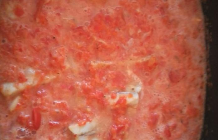 Régime Dukan (recette minceur) : Colin aux poivrons et grisons #dukan https://www.proteinaute.com/recette-colin-aux-poivrons-et-grisons-6019.html