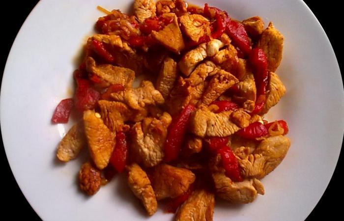 Régime Dukan (recette minceur) : Émincé de dinde et poivron au gingembre #dukan https://www.proteinaute.com/recette-emince-de-dinde-et-poivron-au-gingembre-6203.html