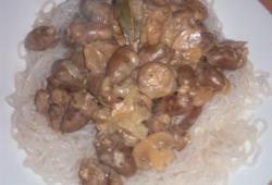 Recette Dukan : Coeurs de volaille et ses champignons sur un lit de pâtes