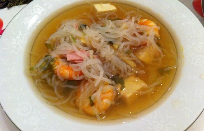 R�gime Dukan (recette minceur) : Bouillon de crevettes et tofu aux vermicelles de konjac #dukan https://www.proteinaute.com/recette-bouillon-de-crevettes-et-tofu-aux-vermicelles-de-konjac-6223.html