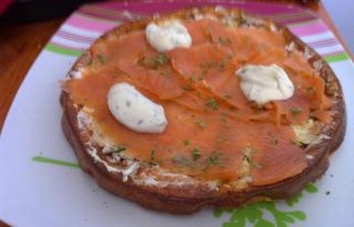 R�gime Dukan (recette minceur) : Pizza aux sons avec saumon fum� et sa cr�me #dukan https://www.proteinaute.com/recette-pizza-aux-sons-avec-saumon-fume-et-sa-creme-6255.html