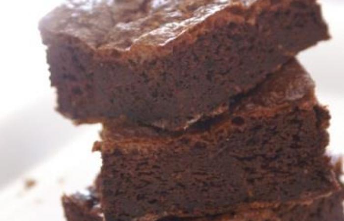 Régime Dukan (recette minceur) : Black Damnation (moelleux au chocolat) #dukan https://www.proteinaute.com/recette-black-damnation-moelleux-au-chocolat-6267.html