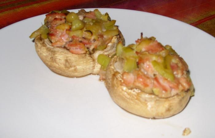 R�gime Dukan (recette minceur) : Champignons farcis � la courgette #dukan https://www.proteinaute.com/recette-champignons-farcis-a-la-courgette-6271.html