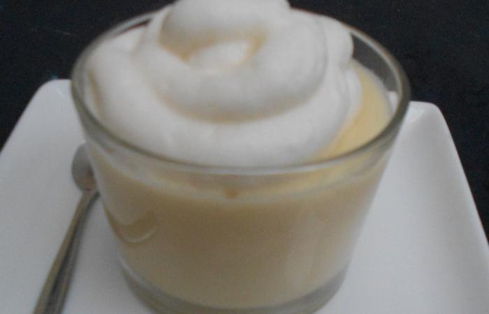 Rgime Dukan (recette minceur) : Crme vanille et sa chantilly caramel #dukan https://www.proteinaute.com/recette-creme-vanille-et-sa-chantilly-caramel-6318.html