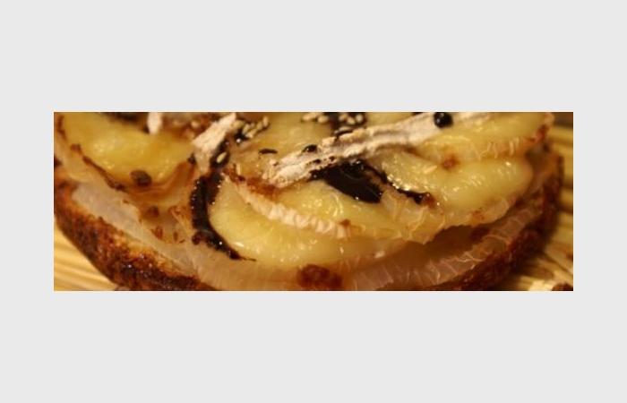 Rgime Dukan (recette minceur) : Tarte faon tatin aux navets et camembert #dukan https://www.proteinaute.com/recette-tarte-facon-tatin-aux-navets-et-camembert-6363.html