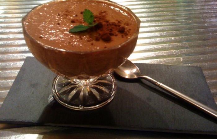 Régime Dukan (recette minceur) : Mousse au chocolat vanillée #dukan https://www.proteinaute.com/recette-mousse-au-chocolat-vanillee-645.html