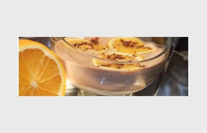 Régime Dukan (recette minceur) : Mousse chocolat crémeuse sur coussin de fromage blanc #dukan https://www.proteinaute.com/recette-mousse-chocolat-cremeuse-sur-coussin-de-fromage-blanc-6507.html