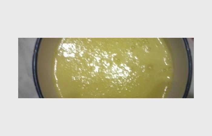 Rgime Dukan (recette minceur) : Potage de navets longs au curcuma et chevre #dukan https://www.proteinaute.com/recette-potage-de-navets-longs-au-curcuma-et-chevre-6787.html