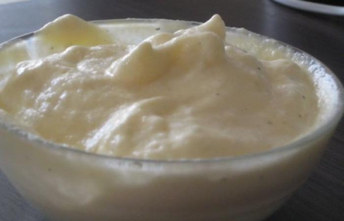 Régime Dukan (recette minceur) : Mayonnaise aérienne bluffante #dukan https://www.proteinaute.com/recette-mayonnaise-aerienne-bluffante-692.html