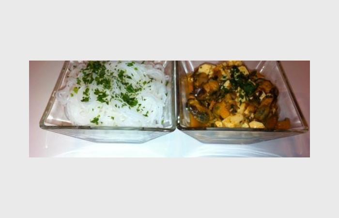 Régime Dukan (recette minceur) : Moules et tofu sauce épicée et ses konjacs #dukan https://www.proteinaute.com/recette-moules-et-tofu-sauce-epicee-et-ses-konjacs-7039.html