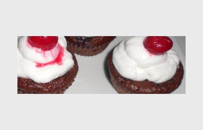 Régime Dukan (recette minceur) : Cupcake chocolat & fruits rouges #dukan https://www.proteinaute.com/recette-cupcake-chocolat-fruits-rouges-7121.html
